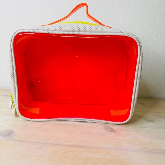Drunk Elephant travel bag - Picture 1 of 3